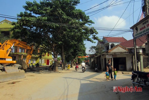 Nhiều đường đã được bê tông hóa.
