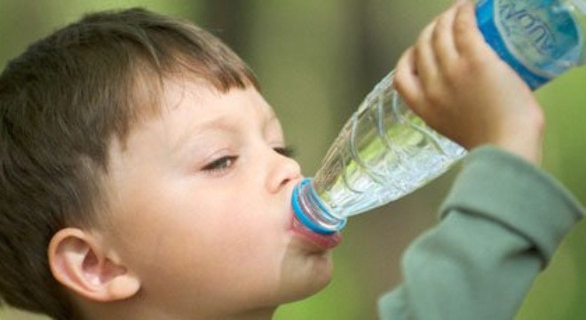 ​ Có thể những chai đựng nước sử dụng lại nhiều lần không đảm bảo an toàn cho sức khỏe người dùng.