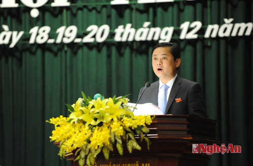 Thư ký kỳ họp, Thái Thanh Quý trình bày dự thảo Nghị quyết về nhiệm vụ năm 2016