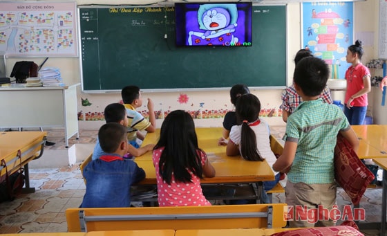 Lớp học điểm được huy động từ nguồn xã hôi hóa ở trường tiểu học thị trấn Cầu Giát
