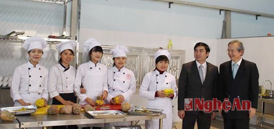  Đoàn công tác Nhật Bản tham quan nơi thực hành của HSSV trường CĐ nghề du lịch - thương mại Nghệ An