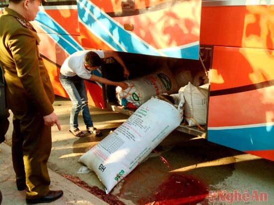 Chi cục Quản lý thị trường bắt giữ thực phẩm bẩn.