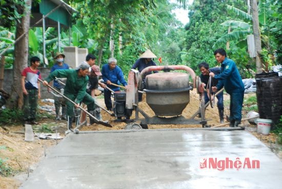 làm đường giao thông ở xã minh hợp