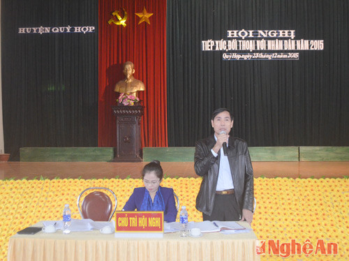 Đồng chí Nguyễn Đình Tùng, Phó Bí Huyện ủy, Chủ tịch UBND huyện trả lời ý kiến trong cuộc đối thoại.