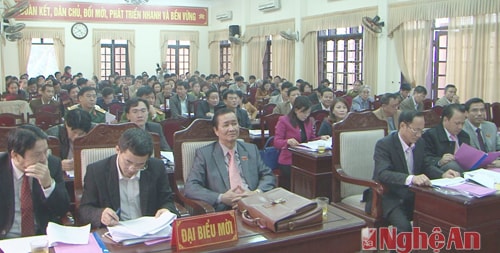 Các đại biểu tham dự kỳ họp