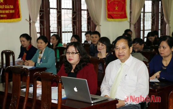 Các đại biểu tham dự hội nghị