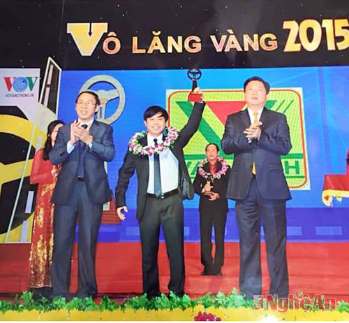 Bộ trưởng GTVT Đinh La Thăng trao giải tôn vinh Công ty TNHH Văn Minh