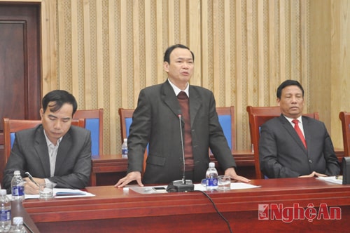 Ông Phan Thanh Miễn, Chủ tịch Hội Doanh nghiệp nhỏ và vừa trao đổi ý kiến tại buổi giao ban