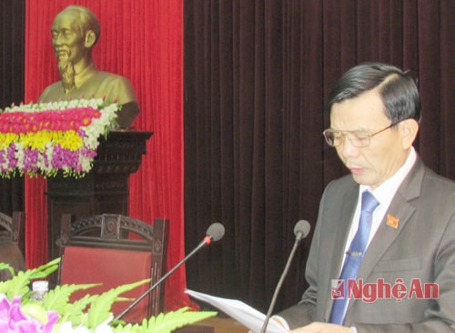 Đồng chí Trần Văn Cương, Bí thư huyện ủy, chủ tịch HĐND huyện khai mạc kỳ họp
