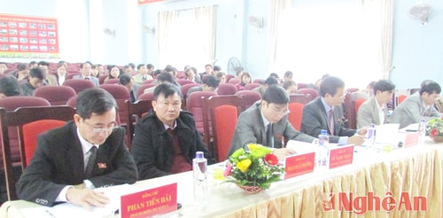 Các đại biểu tham dự kỳ họp
