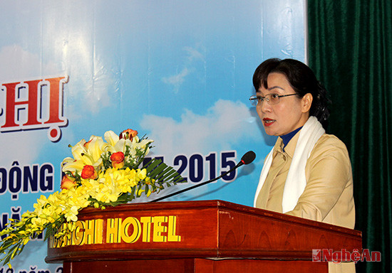 Phát biểu tại Hội nghị, bà Lê Thị Tám – Chủ tịch Hội Liên hiệp Phụ nữ tỉnh khẳng định trong thời gian tới, sẽ tiếp tục đẩy mạnh thực hiện có hiệu quả các phong trào thi đua trong tổ chức Hội phụ nữ các cấp. 