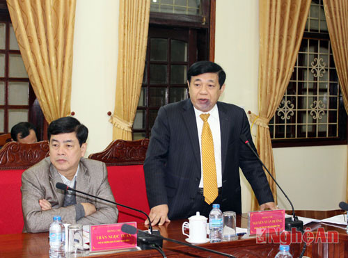 Đồng chí Nguyễn Xuân Đường - Phó Bí thư Tỉnh ủy, Chủ tịch UBND tỉnh phát biểu ý kiến.