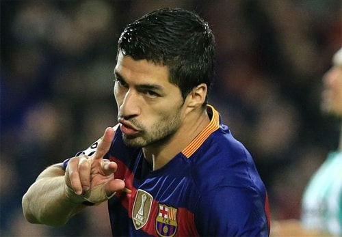  Suarez tỏ rõ phong độ xuất sắc với một cú đúp. Ảnh: Reuters