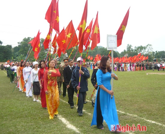 Quang cảnh lễ đón nhận bằng đạt chuẩn Nông thôn mới
