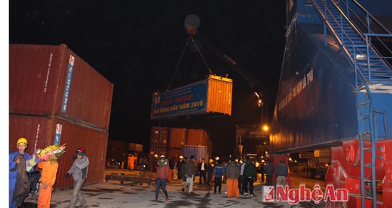 Quang cảnh ở Cảng Cửa Lò  chào đón năm mới