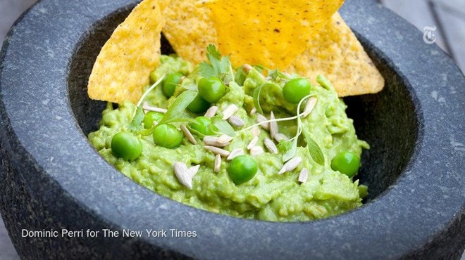 Công thức sốt guacamole kèm đậu Hà Lan của báo New York Times. (Nguồn: New York Times)
