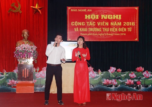 Các tiết mục văn nghệ chào mừng hội nghị - Ảnh: Phạm Bằng.