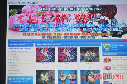Gian hàng bán hoa tươi của Cửa hàng Đức Hạnh-Hồng Lê