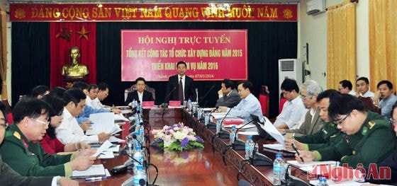 Đồng chí Nguyễn Hữu Lậm - Ủy viên BTV Tỉnh ủy, Trưởng ban Tổ chức Tỉnh ủy, Trưởng ban Pháp chế HĐND tỉnh đề nghị cần xây dựng chủ động để xây dựng các báo cáo, tờ trình đạt chất lượng