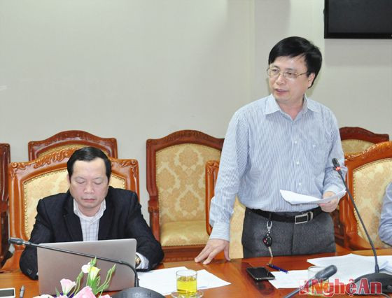 Giám đốc Sở Y tế Bùi Đình Long trình bày dự thảo điều chỉnh giá dịch vụ y tế