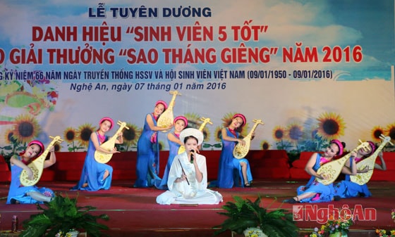 Tiết mục văn nghệ đạt giải tại cuộc thi Tiếng hát học sinh, sinh viên