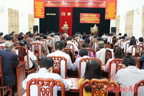 Toàn cảnh hội nghị quán triệt nghị quyết.