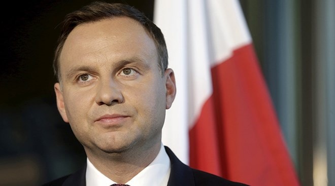 Tổng thống Ba Lan Andrzej Duda và chính phủ của ông đang khiến dư   luận trong nước và chính giới Đức bất bình vì các dự luật gây tranh cãi liên quan   đến Tòa án Hiến pháp và truyền thông. Ảnh: Reuters.