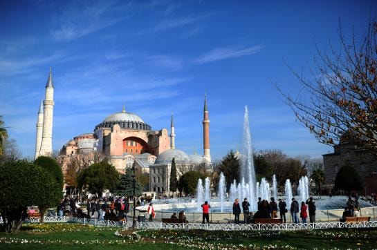 Khu di tích lịch sử Sultanahmet là điểm du lịch ưa thích của nhiều khách du lịch khi đến thành phố Istanbul. Ảnh: AFP.