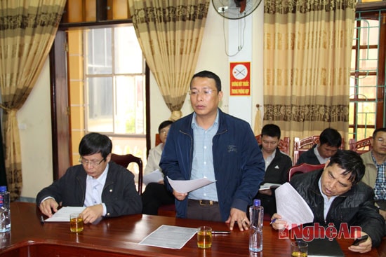 Ông Phạm Hồng Quang, Phó giám đốc Sở giao thông báo cáo tiến độ thực hiện dự án đường N5