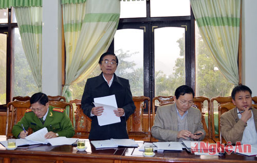 Đồng chí Vi Thanh Tường, Phó Chủ tịch UBND huyện Quỳ Hợp báo cáo kết quả triển khai trên địa bàn
