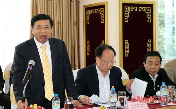 Đồng chí Nguyễn Xuân Đường, Chủ tịch UBND tỉnh giới thiệu về những dự án trọng điểm của Nghệ An trong giai đoạn tới