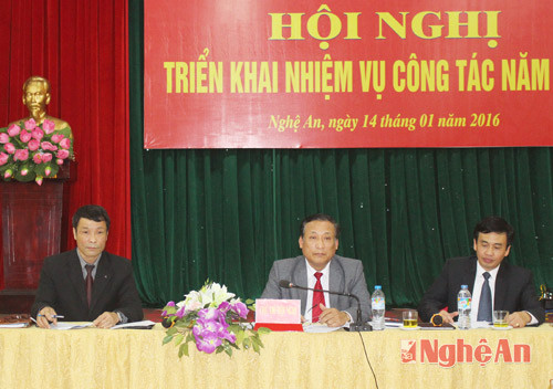 Lãnh đạo Sở Thông tin và Truyền thông chủ trì Hội nghị. 