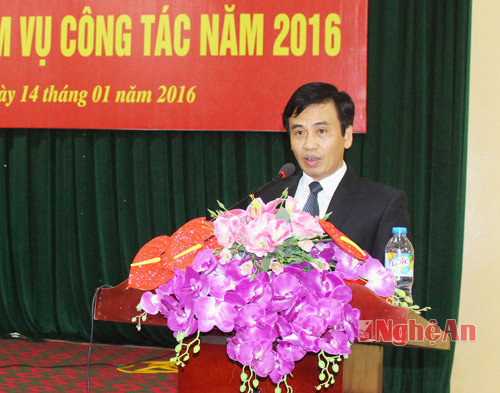 Đ/c Nguyễn Bá Hảo – Phó Giám đốc Sở TT&TT báo cáo tổng kết công tác năm 2015, triển khai nhiệm vụ năm 2016. 