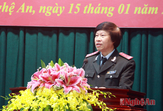 Đồng chí Đinh Thanh Trí, Phó Chánh Thanh tra tỉnh phụ trách báo cáo kết quả 10 năm thực hiện Luật phòng, chống tham nhũng.