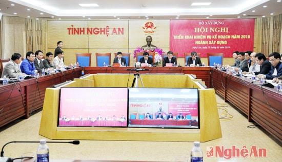 Các đại biểu tham dự hội nghị tại đầu cầu Nghệ An