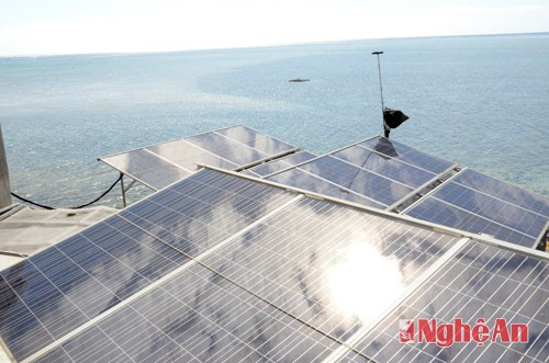 Hiện nay, các đảo chìm ở Trường Sa đều được trang bị hệ thống pin – điện mặt trời, năng lượng gió đảm bảo đảo luôn có điện chiếu sáng và phục vụ các mục tiêu quốc phòng.