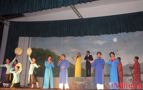 Tiết mục về miền Ví, Giặm trong đêm diễn.