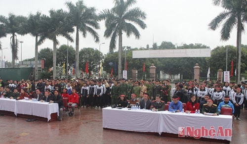 Hàng nghìn đoàn viên thanh niên tham gia ngày Chủ nhật đỏ