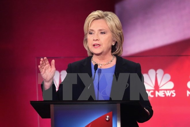 Ứng cử viên Hillary Clinton tại buổi tranh luận trực tiếp tại Charleston, Nam Carolina ngày 17/1. (Nguồn: AFP/TTXVN)