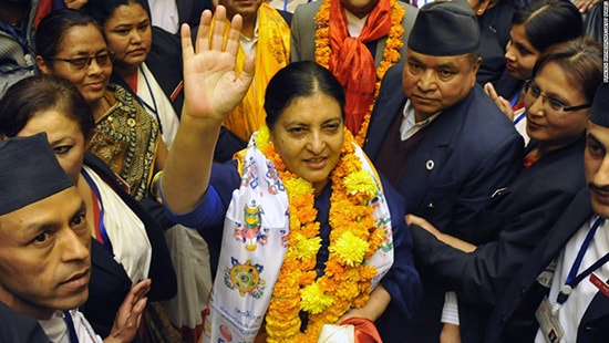 Bà Bidhya Devi Bhandari, 54 tuổi, là Tổng thống thứ 2 và đương nhiệm của Nepal. Quốc hội Nepal đã bầu bà Bhandari trở thành nữ tổng thống đầu tiên của đất nước vào hồi tháng 10/2015.