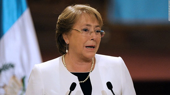 Bà Michelle Bachelet, 64 tuổi, là Tổng thống Chile, hiện đang trong nhiệm kỳ bắt đầu từ ngày 11/3/2014. Bà từng giữ chức Tổng thống từ năm 2006 đến 2010, và là người phụ nữ Chile đầu tiên ở cương vị này.