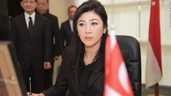 Bà Yingluck Shinawatra, 48 tuổi, là nữ doanh nhân và cựu Thủ tướng Thái Lan. Bà bị phế truất hồi năm 2014 do cáo buộc lạm dụng quyền lực.