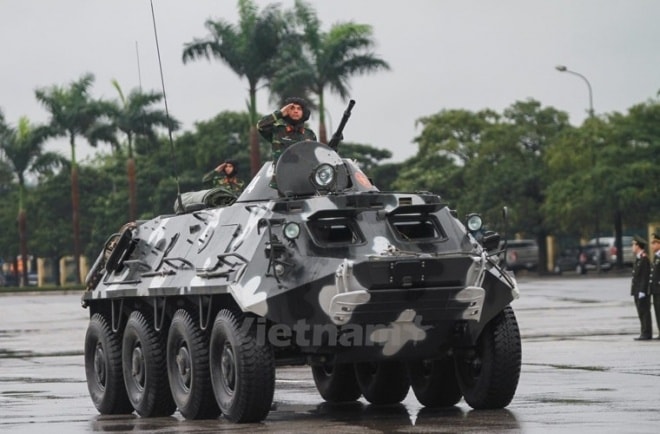 Xe bọc thép chở quân BTR-60PB do ông V.A. Dedkov thiết kế, được nhà máy Gorkovsky sản xuất từ năm 1966. Đây là biến thể rất phổ biến của dòng xe thiết giáp huyền thoại BTR-60 được thiết kế từ năm 1955. Có hơn 26.000 chiếc BTR-60 được sản xuất ở Liên Xô và Romania, xuất khẩu tới hàng chục quốc gia (gồm cả Việt Nam – được Liên Xô viện trợ từ năm 1973). Hiện nay, xe thiết giáp BTR-60 được biên chế cho các đơn vị tăng – thiết giáp lục quân và hải quân Việt Nam.