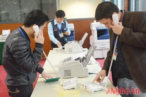 Điện thoại bàn, fax, phô to copy miễn phí phục vụ phóng viên
