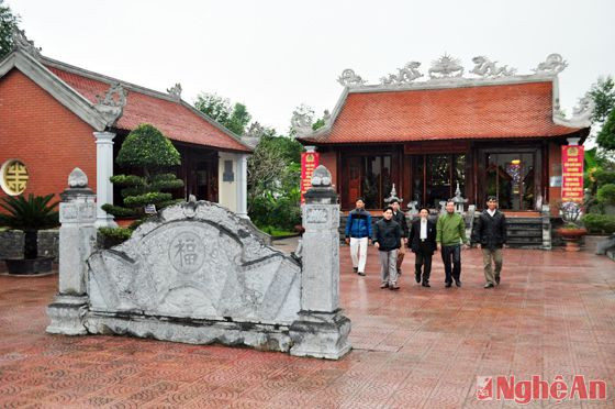 Khu lưu niệm cố Bộ trưởng Trần Quốc Hoàn được xây dựng từ năm 2010 và tiếp tục được tôn tạo, nâng cấp đúng dịp kỷ niệm 100 năm ngày sinh của ông tại xã nam Trung, huyện Nam Đàn