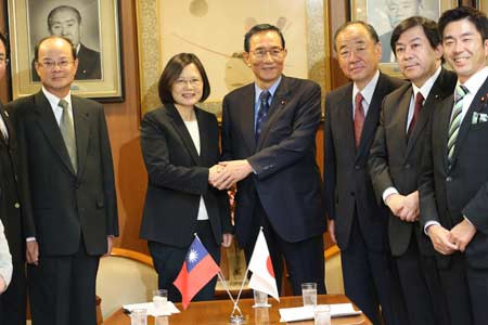Nhiều người cho rằng bà Thái Anh Văn sẽ mở rộng quan hệ của Đài Loan với các nước khác như Nhật Bản, Hàn Quốc, EU, Mỹ,... Ảnh: CNA.