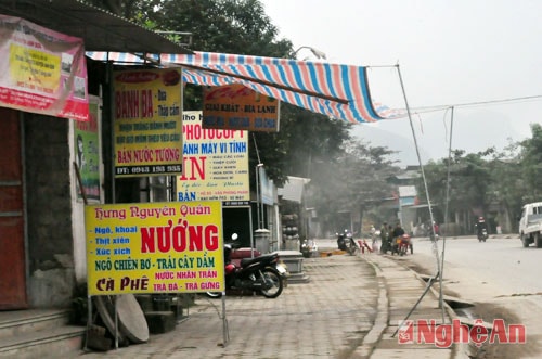 Điểm lấn chiếm hành lang giao thông tại xã Hội Sơn