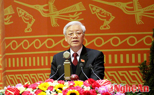 Tổng Bí thư Nguyễn Phú Trọng trình bày báo cáo Chính trị tại Đại hội