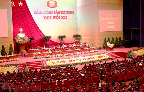 Ngày 23/1, các đại biểu nghe báo cáo công tác nhân sự BCH Trung ương Đảng.