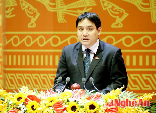Đồng chí Nguyễn Đắc Vinh - Đoàn đại biểu T.Ư đoàn trình bày thảo luận tại Đại hội.